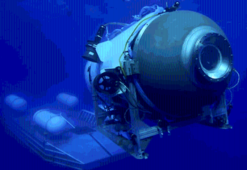 海洋之门探险的观光潜艇