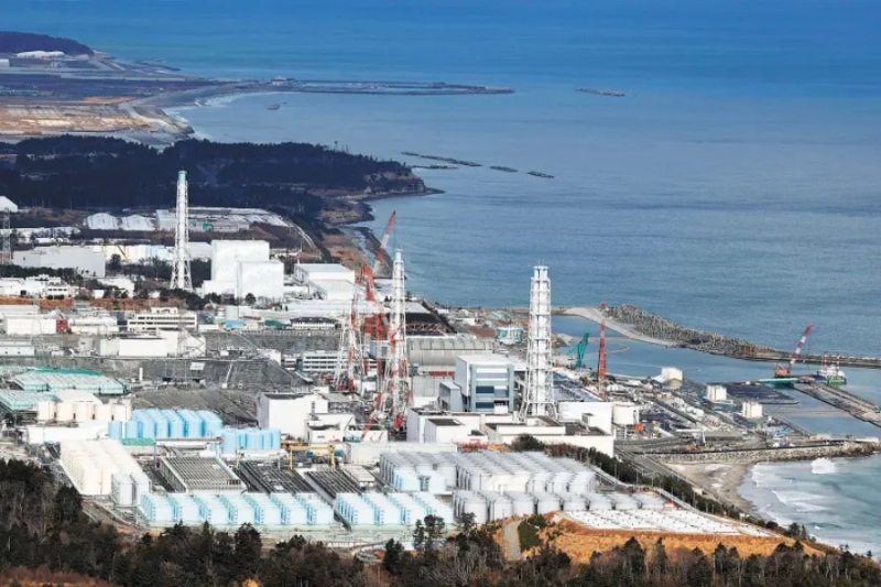 福岛第一核电厂和核污水储水罐