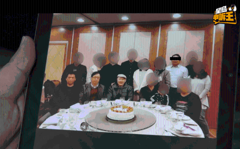 潘氏一家于潘爸爸(前左3)90大寿当晚，仍有聚会庆祝。