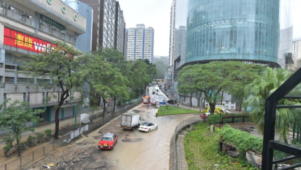 香港近日遭遇百年来最严重的暴雨袭击