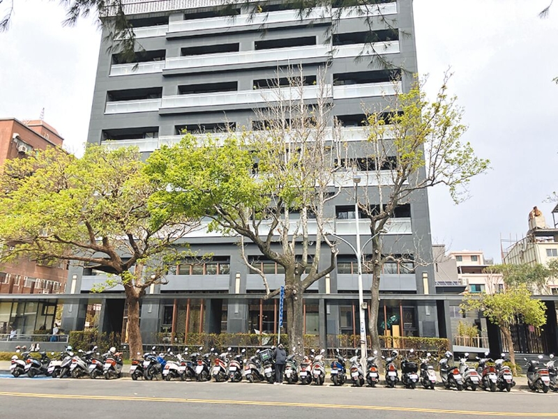 新竹市长高虹安发说明稿称，外传住豪宅，其实是男友租屋处。