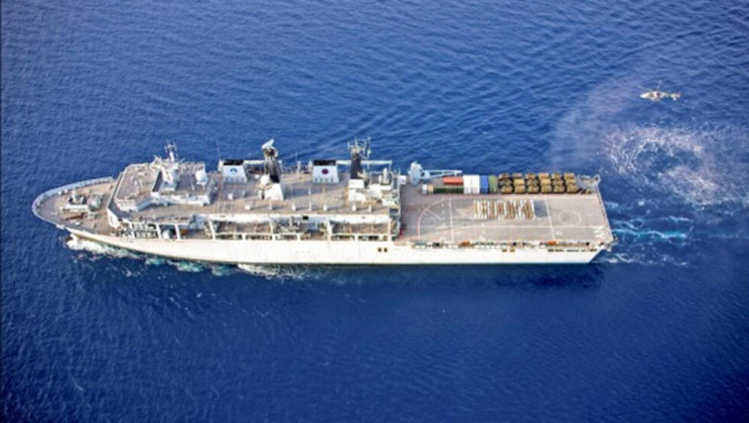 英国将在东地中海一带部署海、空军和海军陆战队。 图为英国皇家海军一艘登陆舰。