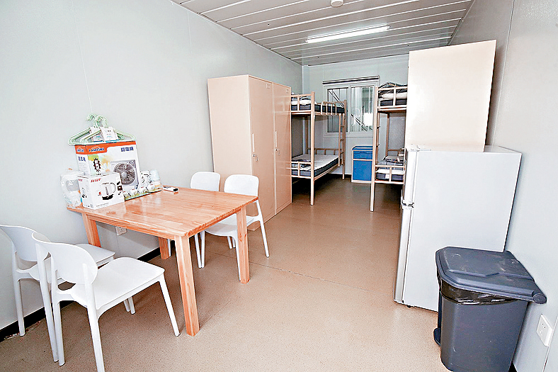 房间内禁止吸烟、进行明火烹饪和装置高功率电器。