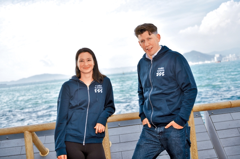 郑莉梅（左）和Simon（右）希望公众明白游泳的重要性，并透过慈善赛筹款让基层得到习泳机会