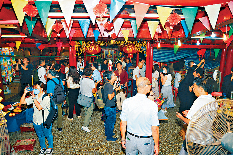 香港潮属社团总会跳出传统框框，把盂兰胜会融合潮流文化。