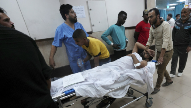 以军包围加沙最大医院，巴勒斯坦官员指一婴儿死亡