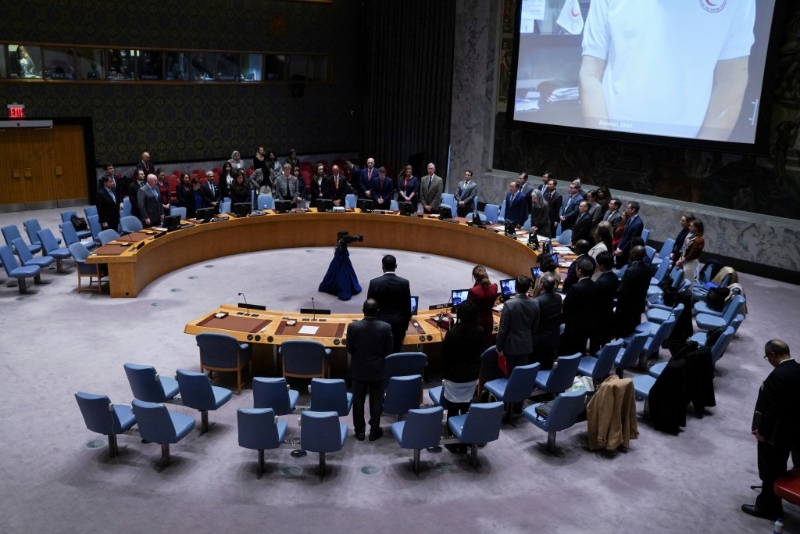 经过4度闯关失败后，联合国安理会首度就以巴冲突通过决议，呼吁紧急延长人道暂停战斗。 路透社