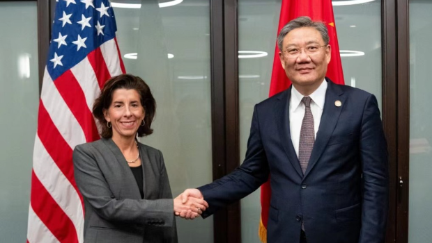 商务部部长王文涛与美国商务部长雷蒙多举行会谈。