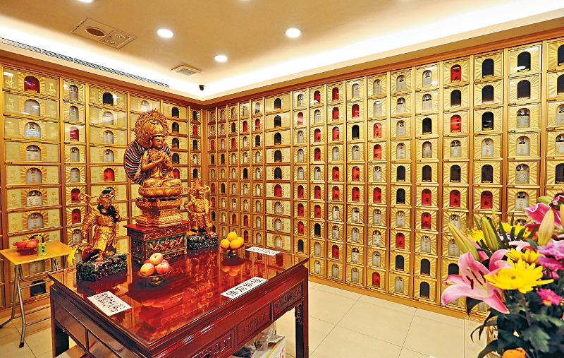 当局于2017年立法监管私营龛场。