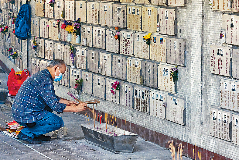 沙岭骨灰安置所计划搁置，殡仪业担心5年后公营龛位现紧张，再现炒卖二手龛位歪风