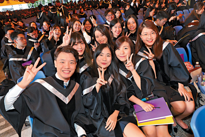 政府下学年起倍大资助专上院校非本地学生限额至40%。