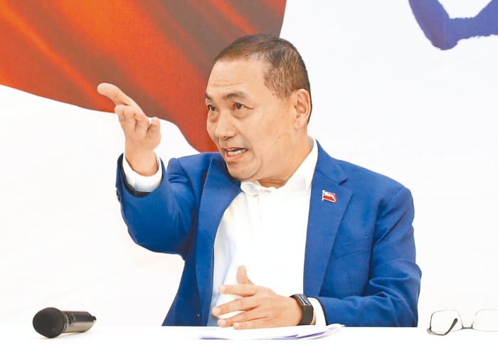 国民党2024大选参选人侯友宜强调,自己会等柯到最后一刻。 国民党2024大选参选人侯友宜强调,自己会等柯到最后一刻。