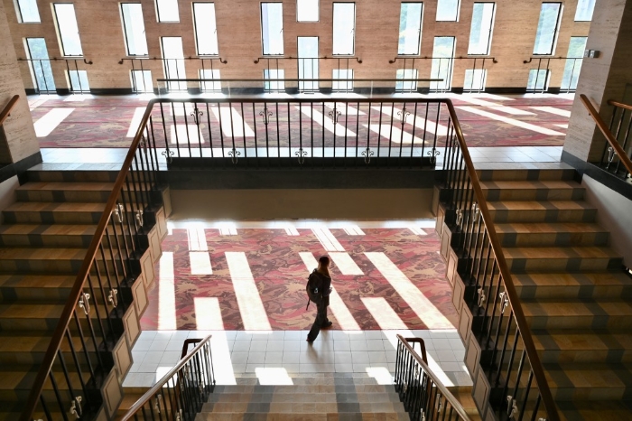 法院大楼近年曾改变用途成为设计学院，见证着时代变迁。