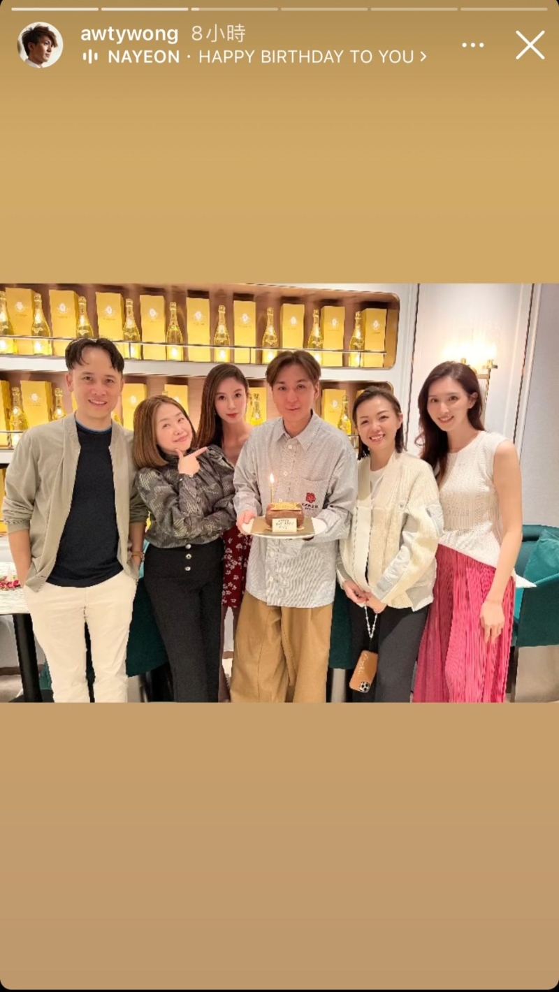 王大业（右三）与何傲儿（右）、恒生新抱何倍倩（左三）等在金钟大叹法国菜。