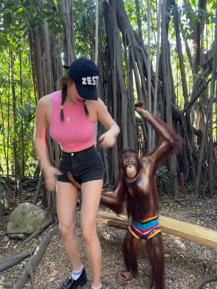 一手拍到重要部位！