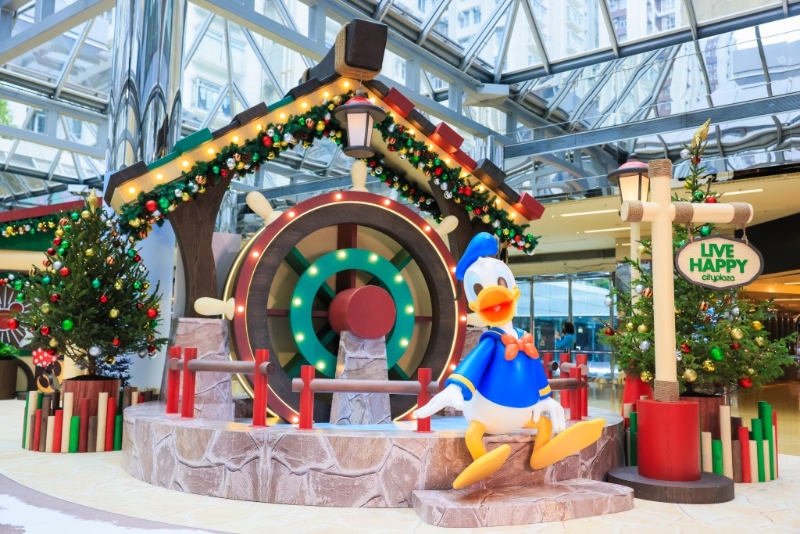 圣诞好去处必到打卡位3：“Donald灌溉水车”（图片来源：太古城中心）