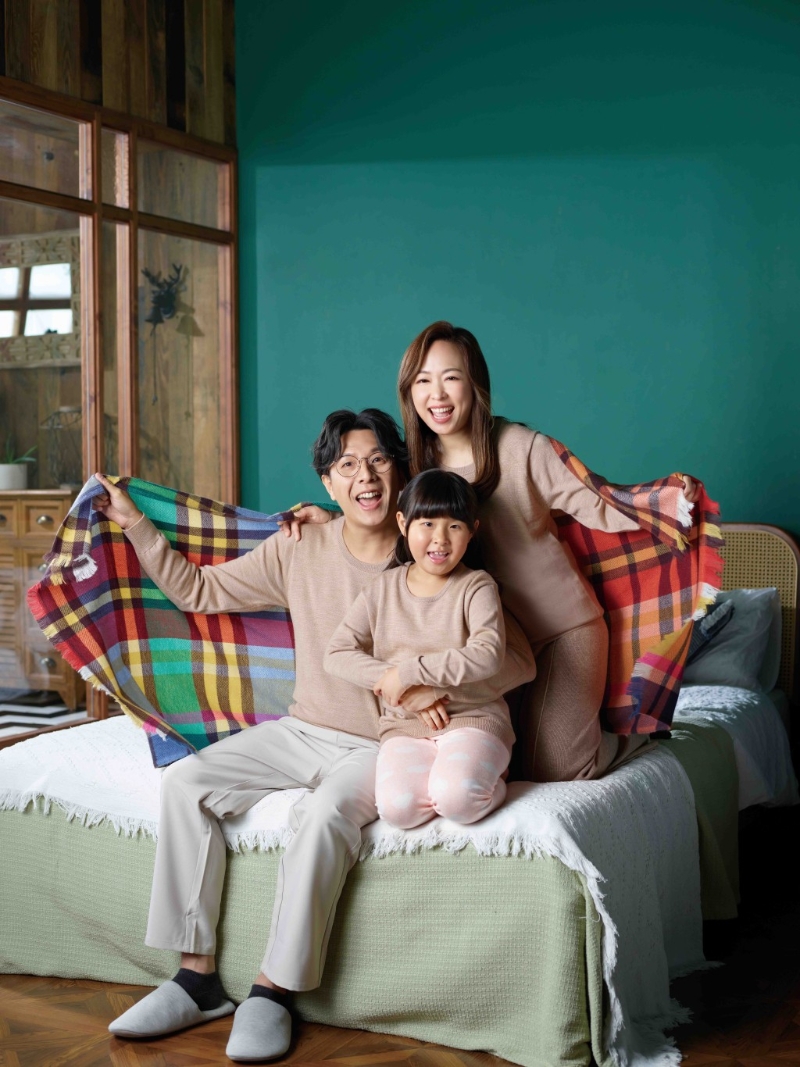 保暖内衣系列挚尊羊毛圆领长袖款、厚装、左至右$643、$513、$643。