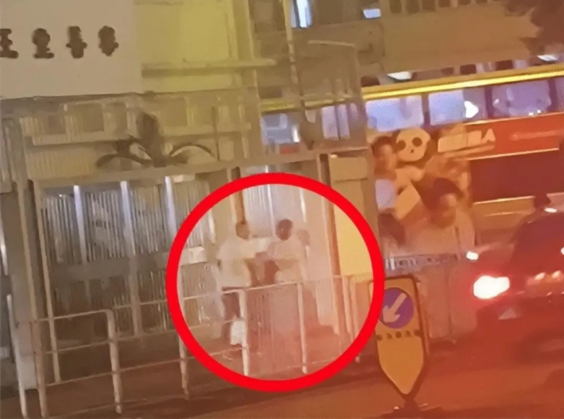 孕妇携夫带子借交通费