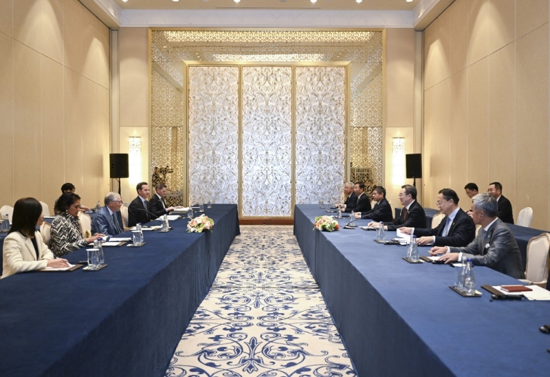 丁薛祥会见比尔·盖茨。