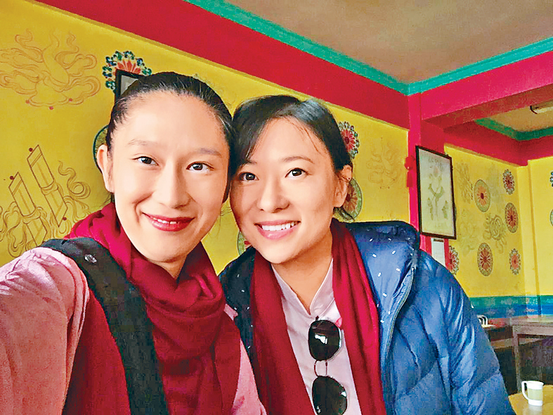 林芬(左)与联合导演白杉(右)。