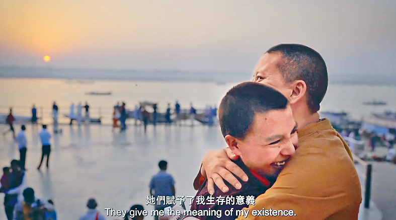 琼英卓玛开办女尼学校，让遭受同样命运的女孩有栖身之处。