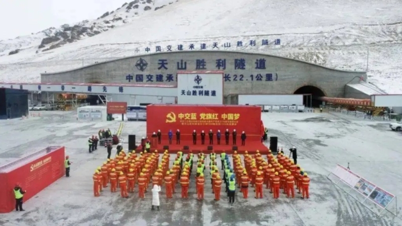 天山胜利隧道即将打通