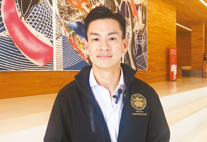 罗达伦竞选代表加州的国会议员。本报资料图片 记者徐明月摄