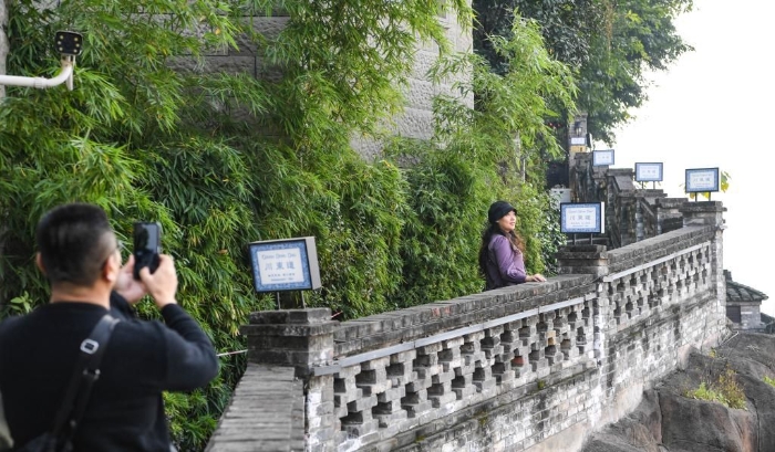 重庆，龙门浩老街焕发新活力。