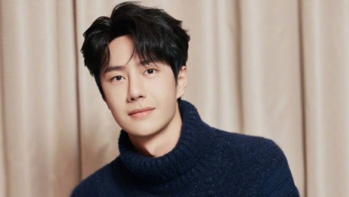 王一博,中国影视男演员、流行乐歌手、职业摩托车赛车手,男子演唱组合UNIQ成员。 王一博,中国影视男演员、流行乐歌手、职业摩托车赛车手,男子演唱组合UNIQ成员。