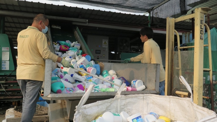 方正证券预计香港环保回收行业将加速发展，令回收量大幅提升。