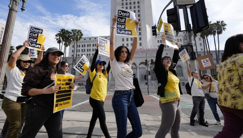 「洛杉矶时报」员工抗议公司裁员。美联社