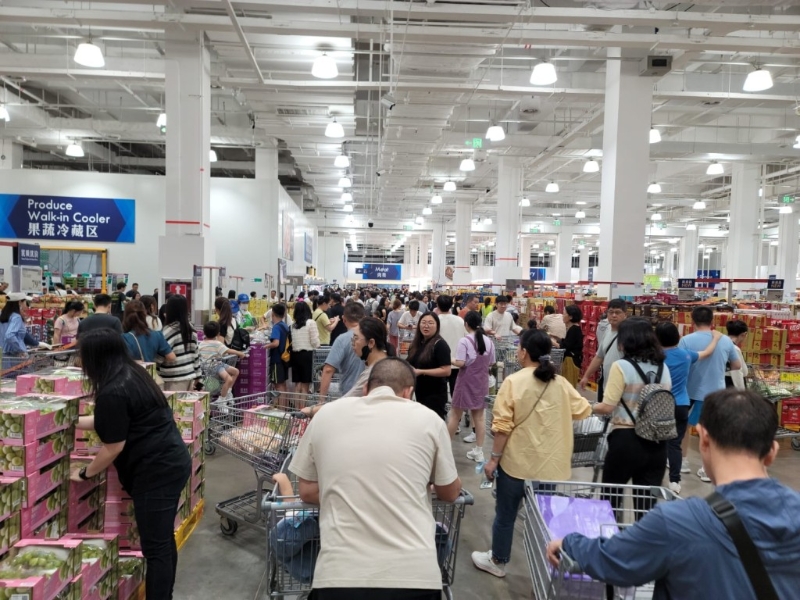 超级市场“山姆”、“COSTCO”相继在内地开业，掀起港人北上消费热。资料图片