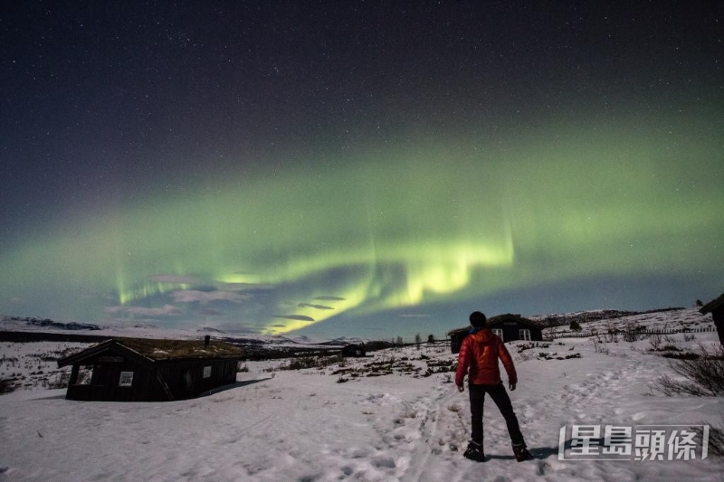 张伟贤在格陵兰考察时，半夜遇上极光。 受访者提供