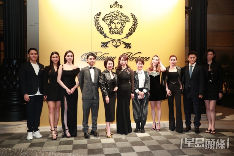 赌王何鸿燊家族成员日前出席亚洲首家范思哲酒店 - Palazzo Versace澳门开幕盛典。