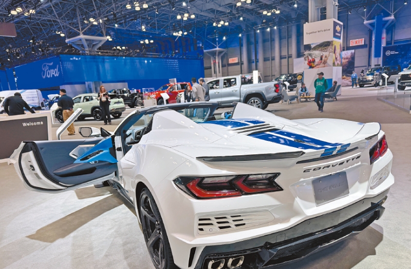 雪佛兰Corvette添加蓝色线条充满美感。