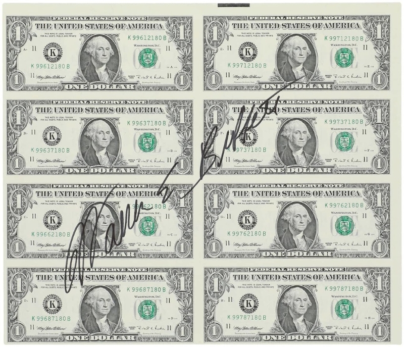 一套有巴菲特亲笔签名兼未切割的美钞上周末（13日）以 20,740美元的价格售出。