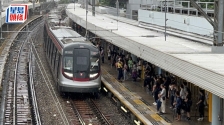 香港东铁线常见长龙，繁忙时间载客率达94%，最挤的是这段