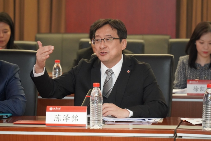 陈泽铭拜访北京大学及人民大学法学院。