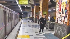 洛杉矶地铁暴力犯罪持续增加，女乘客遇刺身亡