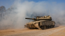 大量坦克在加沙边境集结，以军：拉法地面行动准备就绪