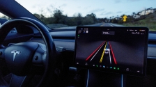 Tesla“无人驾驶的士”有望在华落地？ 内地或将支持测试
