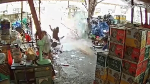 恐怖意外︱泰国男工切割钢瓶突爆炸，左臂被炸断身亡