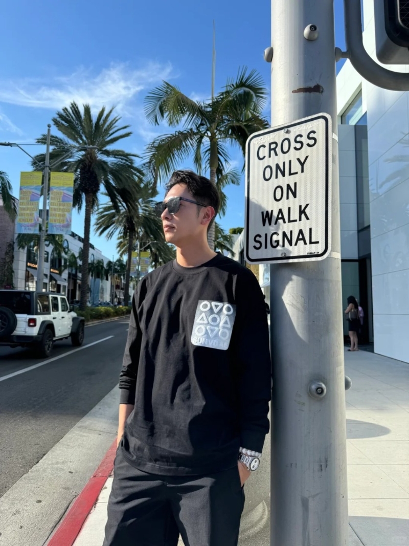 高钧贤早前与圈外女友去了美加旅行。