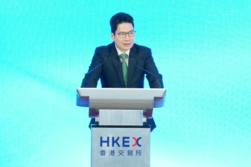 陈浩濂回应指香港亦十分重视市场“引领作用”。