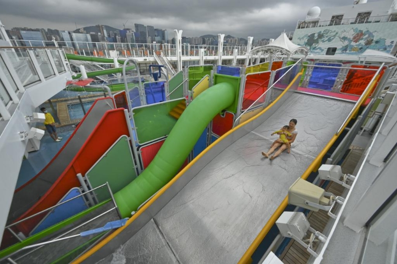 有旅行社东主指，邮轮上设不同活动，适合祖孙三代同游。