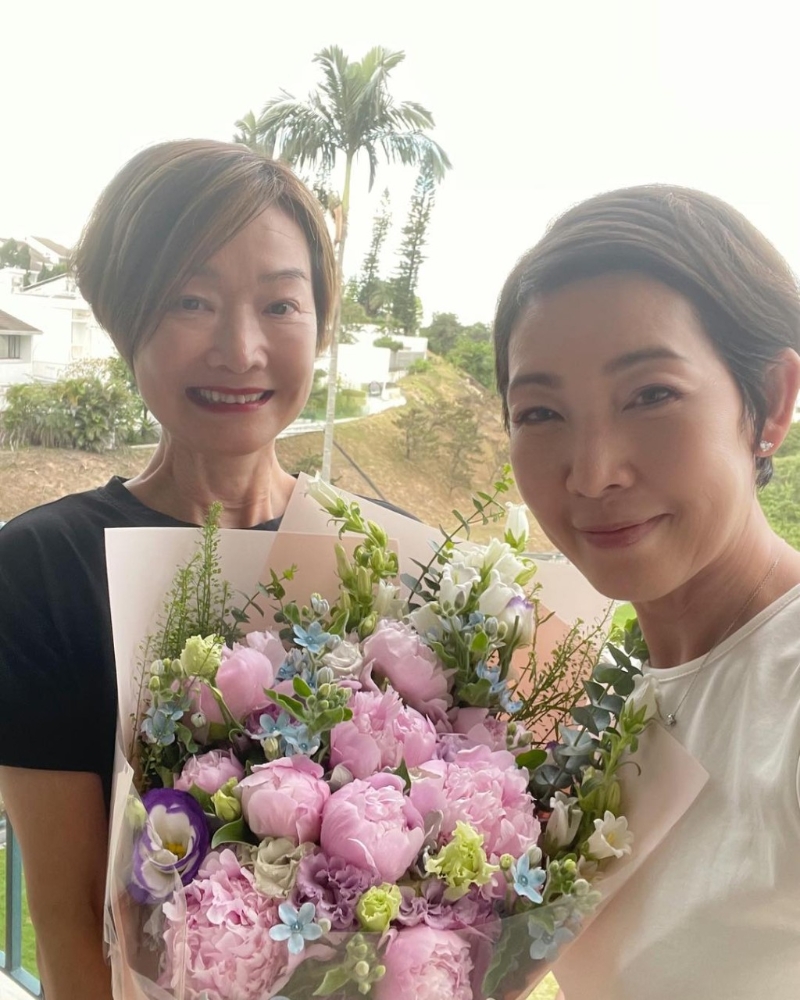 日前好友黎芷珊到访谭玉瑛家中，曝光了谭玉瑛愉景湾千呎豪宅的景观。