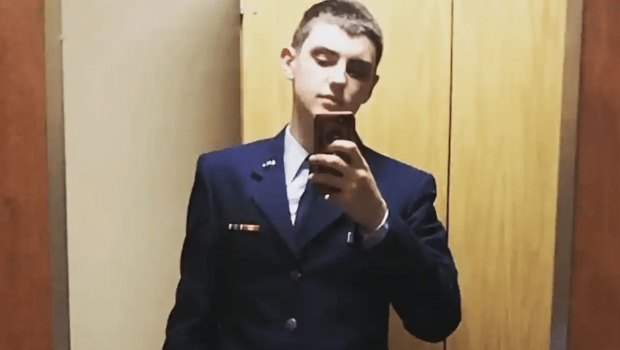 特谢拉在网上的照片。