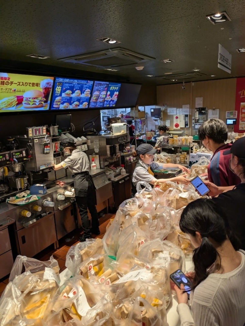 吉伊卡哇之乱，引发浪费食物问题。