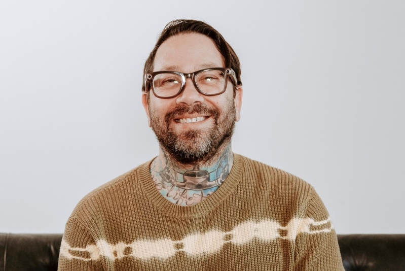 美国知名音乐经纪人夏皮罗（Dave Shapiro）在事故中丧生。 美联社