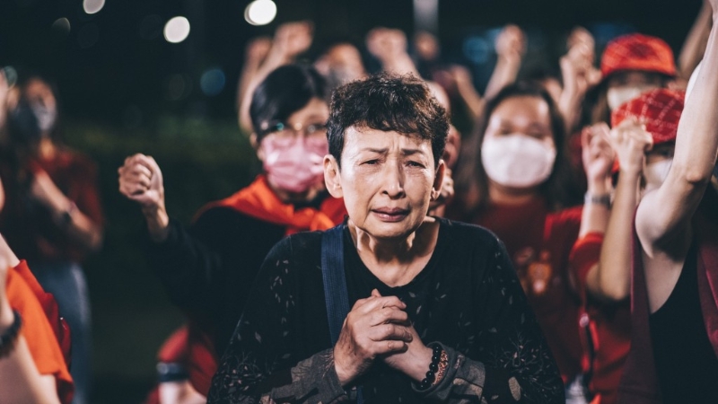 冯素波近年不时演出嫲嫲或外婆角色，成为圈中的大众嫲嫲。